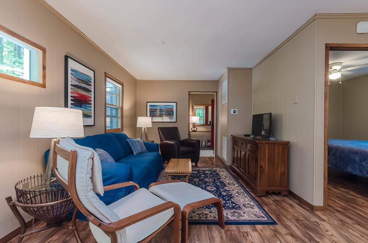 Secluded Oasis W Hot Tub, Screened-In Porch, Wifi! Berkeley Springs Extérieur photo
