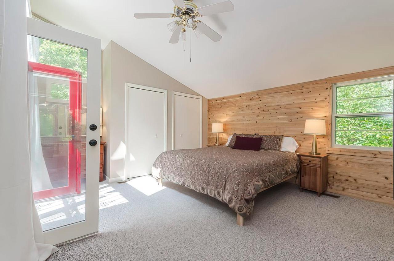 Secluded Oasis W Hot Tub, Screened-In Porch, Wifi! Berkeley Springs Extérieur photo